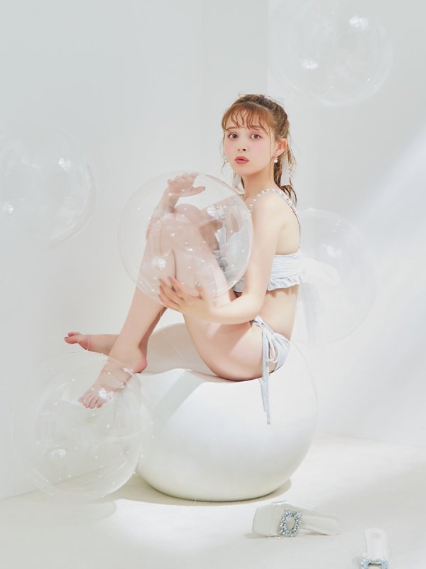 モデル：加藤ナナ　身長：160cm　着用サイズ：Sサイズ