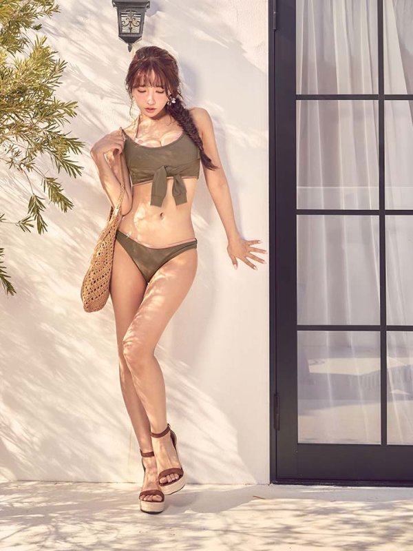 ブラウンxピンク　モデル：三上悠亜　身長：159cm　着用サイズ：Sサイズ