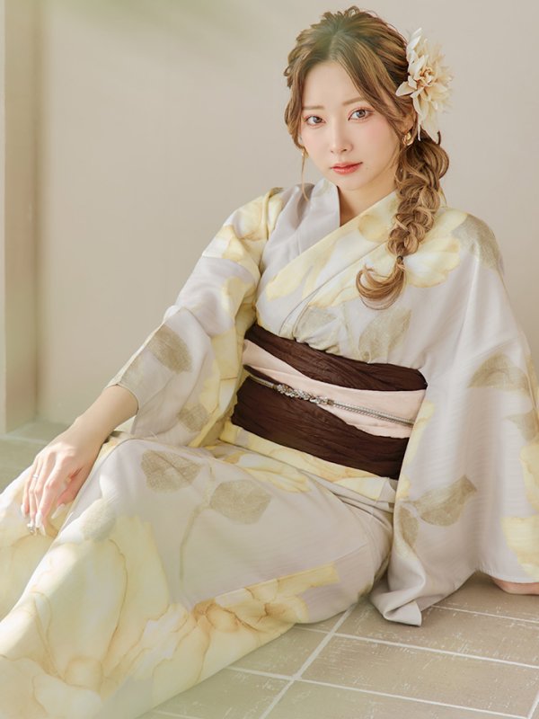 モデル:PyunA.　身長:160cm　着用サイズ:Fサイズ