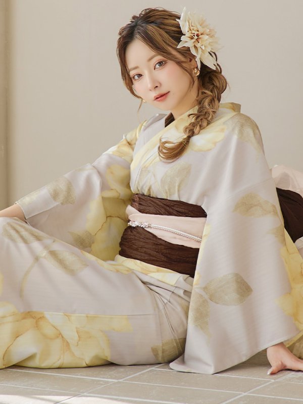 モデル:PyunA.　身長:160cm　着用サイズ:Fサイズ