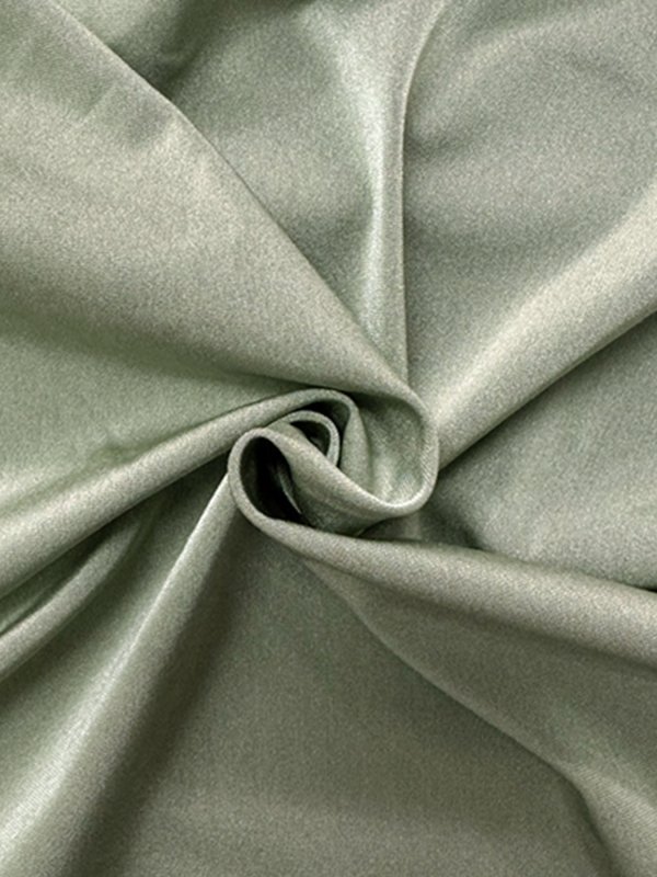 ミントグリーン モデル：七瀬みほ　身長：162cm　着用サイズ：XSサイズ