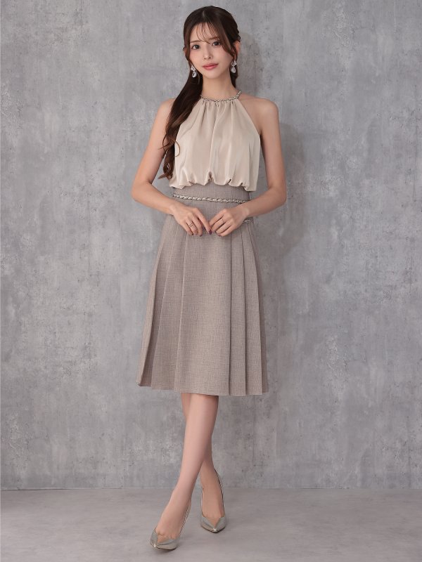 ベージュ モデル：あみ　身長：163cm　着用サイズ：Sサイズ