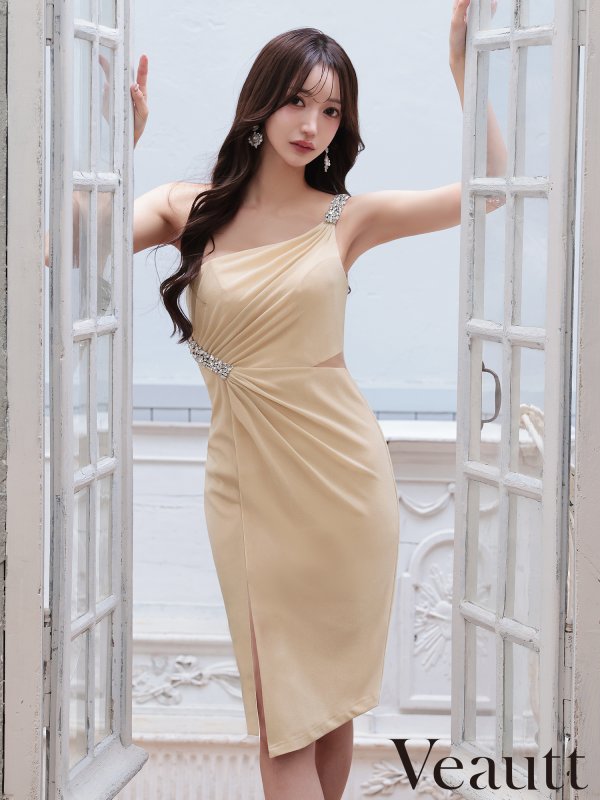 ベージュ　 モデル：みほ　身長：162cm　着用サイズ：XSサイズ