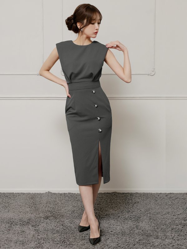 グレー モデル：七瀬みほ　身長：162cm　着用サイズ：XSサイズ