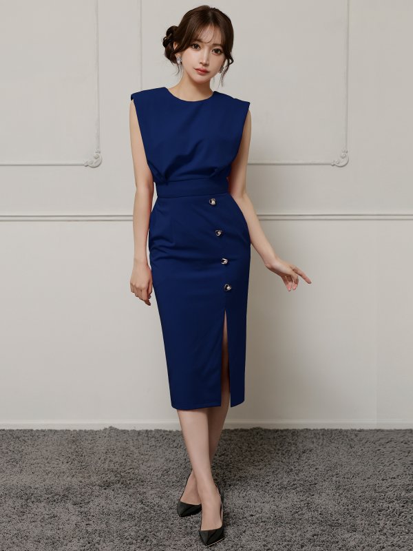 ネイビー モデル：七瀬みほ　身長：162cm　着用サイズ：XSサイズ