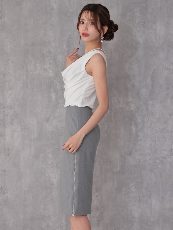 ホワイト×グレー　モデル：あみ　身長：163cm　着用サイズ：Sサイズ