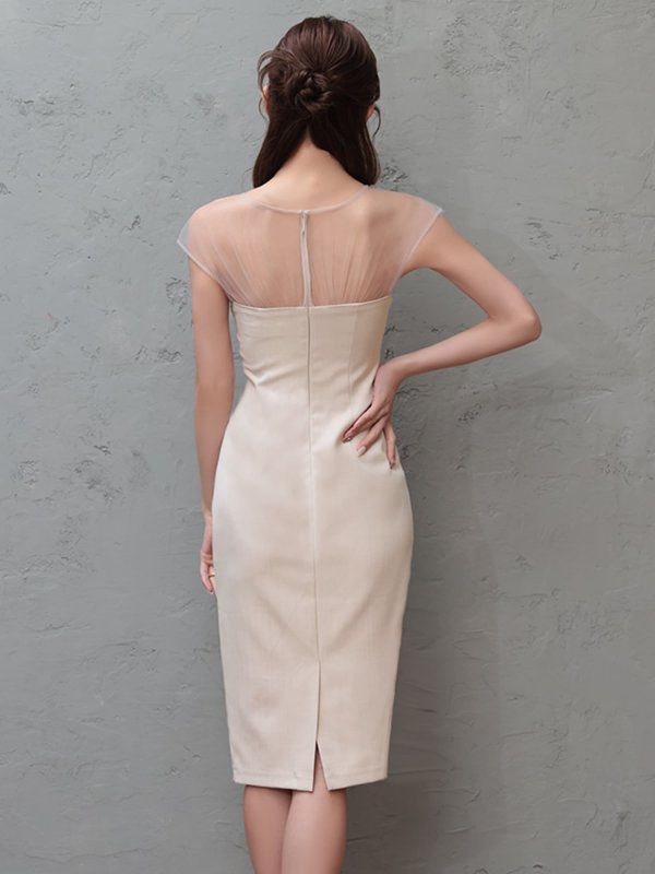 ベージュ　モデル：カレン　身長：165cm　着用サイズ：XSサイズ