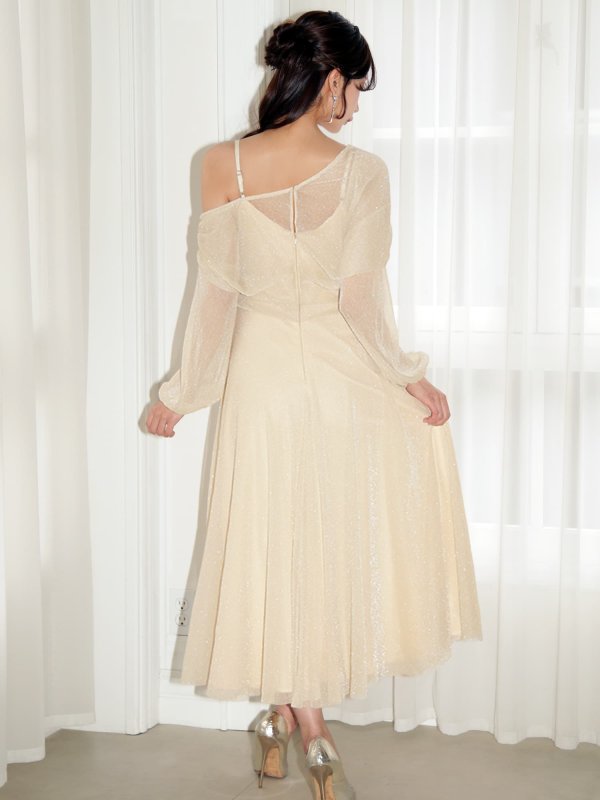 ベージュ　モデル：みほ　身長：162cm　着用サイズ：XSサイズ