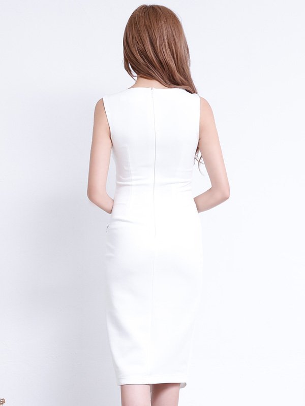 画像10: XSサイズあり【Veautt/ヴュート】【OF05】デコルテパールビジューチェーン/ スリット/ ワンカラー/ ノースリーブ/ タイト/ ミディアムドレス/ キャバドレス