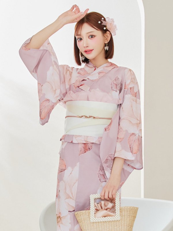 モデル：明日花キララ　身長：162cm　着用サイズ：Fサイズ