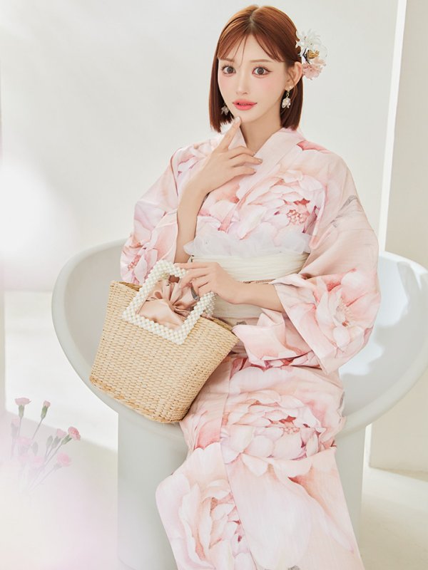 モデル：明日花キララ　身長：162cm　着用サイズ：Fサイズ