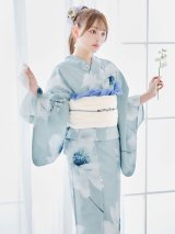 【予約 / 5月中旬発送予定】ブルーホワイトフラワー柄浴衣【浴衣３点セット 浴衣/帯/下駄】OBI-siwa-200-kj-13-OW / HIMO-900-yn-5-IV / HEKO-800-sb-2-BE / YA-953-kn-BL / YA-1070-kn-DusBL / GETA-01-kj-2-BL / [y/OF01]