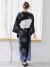 画像17: 線画フラワー紺地浴衣【浴衣３点セット 浴衣/帯/下駄】 OBI-hira-100-ok-15-WxW / HIMO-900-yn-1-B / YA-1072-kn-B / GETA-01-kj-1-B/ [y/OF01]