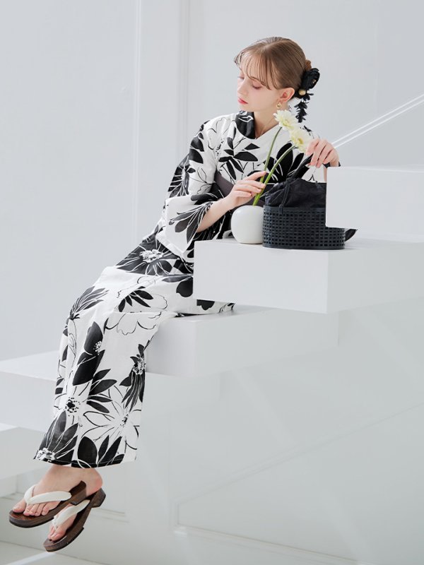 モデル:KATE 身長:169cm 着用サイズ:Fサイズ