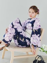 【即日発送】ライラック牡丹ネイビー浴衣 【浴衣３点セット 浴衣/帯/下駄】OBI-hira-100-ok-15-WxW / HIMO-900-yn-3-GYxGD / YA-1027-wk-PL / GETA-01-kj-3-IV/ [/OF01]