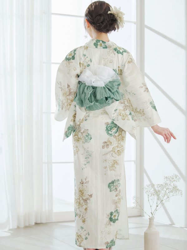 モデル：菅野結以 身長：163cm