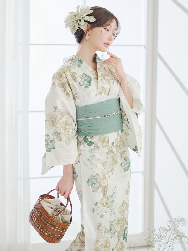 モデル：菅野結以　身長：163cm
