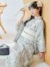 画像1: 【予約 / 5月下旬発送予定】クラシカルグレイッシュフラワー浴衣 OBI-siwa-204-wk-12-OW / HIMO-900-yn-7-MOC / HEKO-800-sb-5-W / YA-1077-wk-W / GETA-02-ok-4-MOC/ [y/OF01] (1)