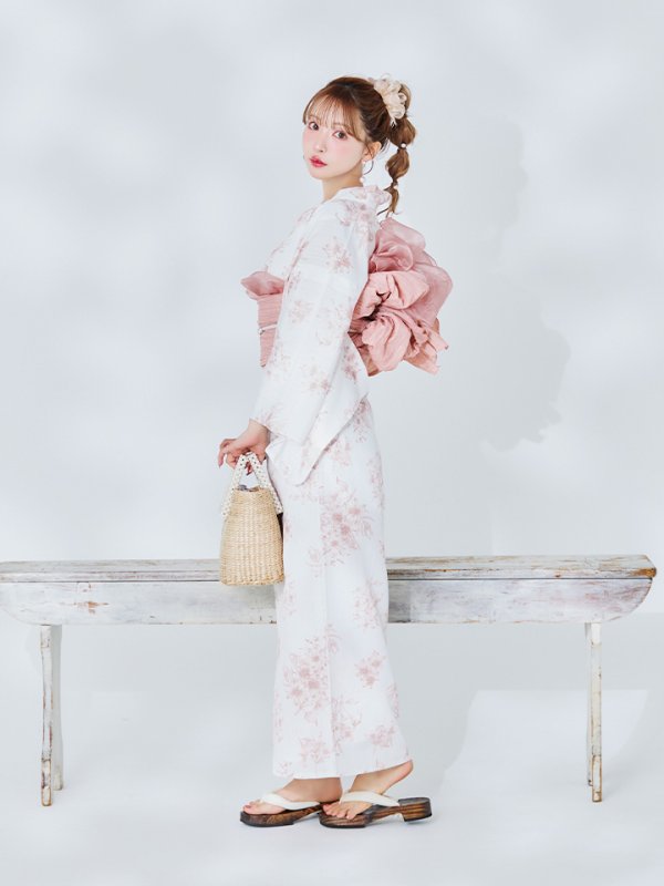 モデル：三上悠亜　身長159cm　着用サイズ：Fサイズ