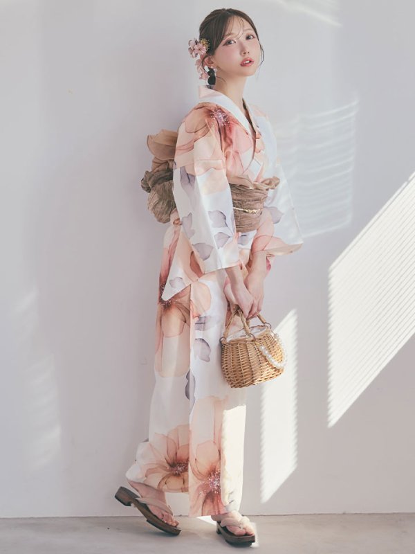 モデル：菅野結以　身長：163cm