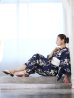 画像13: 【即日発送】ネイビー地x百合柄浴衣 OBI-siwa-202-ok-6-W / HIMO-900-yn-4-GYxGY / YA-948-kj-NV / HEKO-800-sb-5-W / GETA-02-ok-2-IV [YMT]
