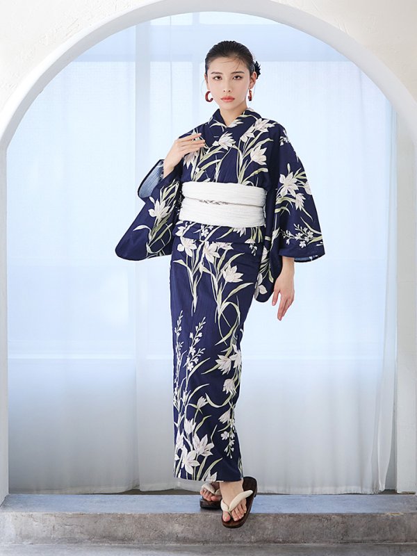 画像4: 【即日発送】ネイビー地x百合柄浴衣【浴衣３点セット 浴衣/帯/下駄】[YMT]