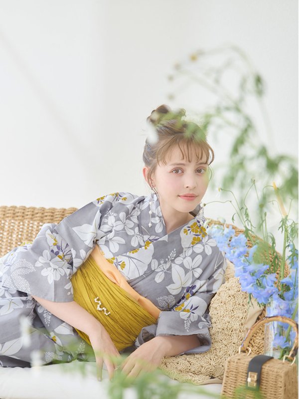 画像1: 【即日発送】グレー×フラワー浴衣 OBI-siwa-202-ok-14-MUS / HIMO-902-kj-2-MUS / HEKO-800-sb-6-YEBE / YA-80-kn-W / YA-1081-kj-IV / GETA-02-ok-2-IV / [YMT]