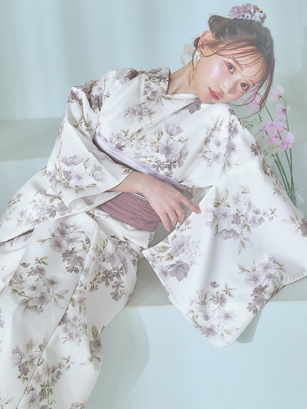画像1: 【即日発送】くすみカラー× 水彩フラワー浴衣 OBI-siwa-202-ok-17-BR / HIMO-900-yn-4-GYxGY / HEKO-800-sb-5-WH / YA-73-kn-MVPL / GETA-02-ok-4-MOC/ [YMT]