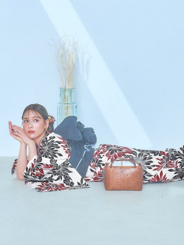 画像7: 【即日発送】ネイビー＆レッドフラワーモダン浴衣【浴衣３点セット 浴衣/帯/下駄】[YMT]