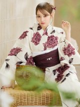 【即日発送】パープルレッドダリア柄浴衣【浴衣３点セット 浴衣/帯/下駄】OBI-siwa-202-ok-16-WR / HIMO-902-kj-5-RosePK / HEKO-800-sb-5-WH / YA-1024-wk-BE / GETA-02-ok-8-RoseP/ [YMT]