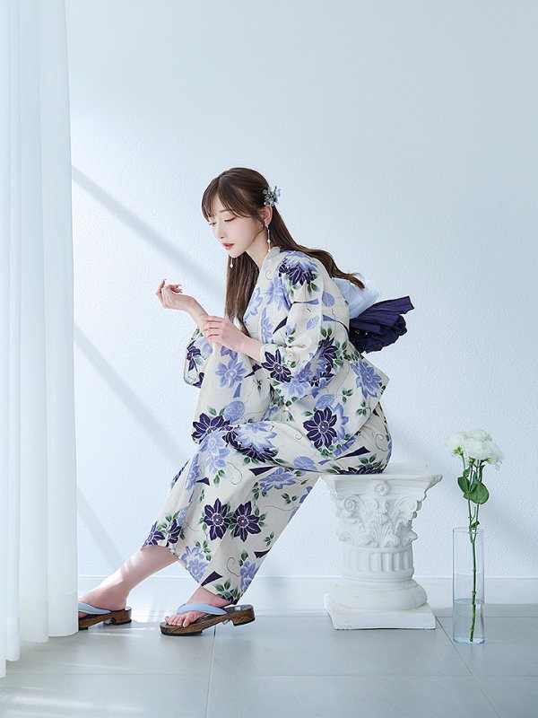 画像10: 【即日発送】白地に凛と咲くクレマチス柄浴衣【浴衣３点セット 浴衣/帯/下駄】[YMT]