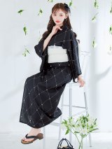 アーガイルビジュー浴衣【浴衣３点セット 浴衣/帯/下駄】OBI-siwa-200-kj-13-OW / HIMO-906-yn-PEARL / HEKO-800-sb-5-W / YA-1080-kj-B / GETA-01-kj-1-B/ [YMT]