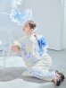 画像2: 【予約 / 5月上旬発送予定】グラデーションブルー牡丹和モダン浴衣 OBI-lame-400-kj-12-TrBL / HIMO-900-yn-5-IV / HEKO-800-sb-5-W / YA-1001-kj-BL / GETA-01-kj-2-BL/ [o/YMT] (2)