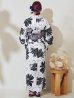 画像18: モノトーンフラワーレトロモダン浴衣 OBI-hira-100-ok-5-GYxSV / HIMO-900-yn-1-B / HEKO-800-sb-5-W / YA-1086-wk-B / GETA-01-kj-3-IV/ [YMT]