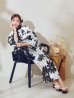 画像8: モノトーンフラワーレトロモダン浴衣 OBI-hira-100-ok-5-GYxSV / HIMO-900-yn-1-B / HEKO-800-sb-5-W / YA-1086-wk-B / GETA-01-kj-3-IV/ [YMT]