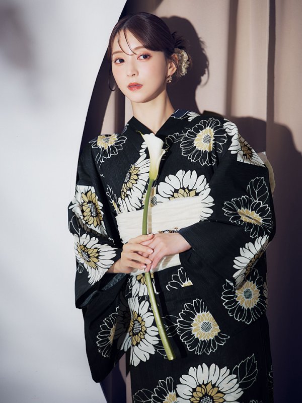 画像1: 向日葵柄黒色浴衣【浴衣３点セット 浴衣/帯/下駄】OBI-siwa-200-kj-13-OW / HIMO-900-yn-1-B / YA-1066-kj-IV / GETA-02-ok-4-MOC / [YMT]
