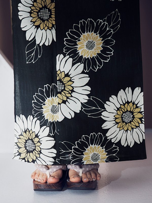 画像20: 【即日発送】【NIGHTS掲載】向日葵柄黒色浴衣【浴衣３点セット 浴衣/帯/下駄】[OF04]