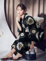 【予約 / 5月下旬発送予定】向日葵柄黒色浴衣 OBI-siwa-204-wk-12-OW / HIMO-900-yn-1-B / YA-1066-kj-IV / GETA-02-ok-4-MOC / [y/OF01]