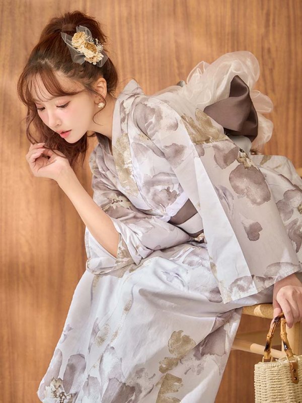 モデル：三上悠亜 身長：159cm 着用サイズ：Fサイズ