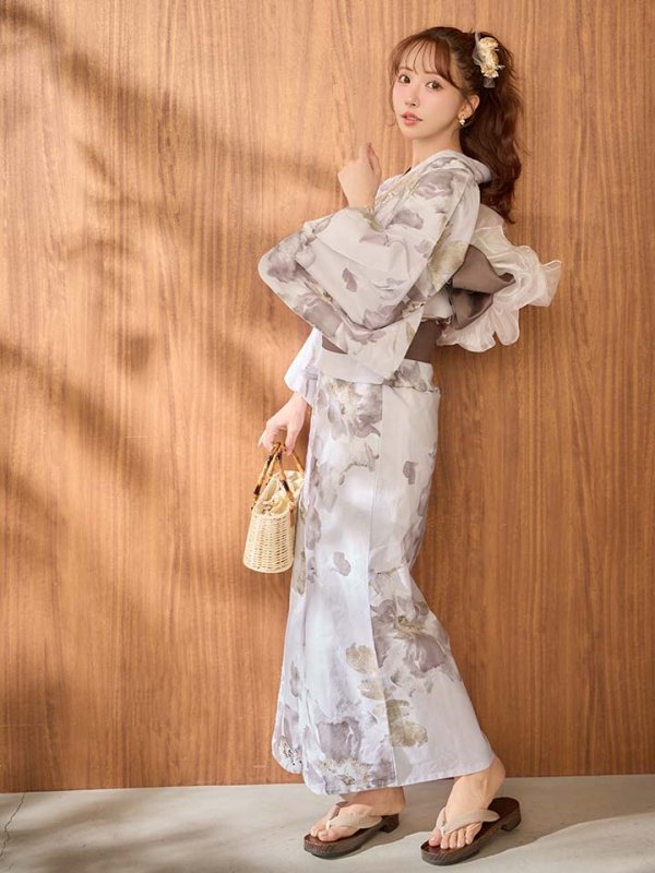 モデル：三上悠亜 身長：159cm 着用サイズ：Fサイズ