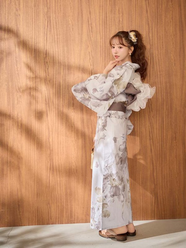 モデル：三上悠亜　身長：159cm　着用サイズ：Fサイズ