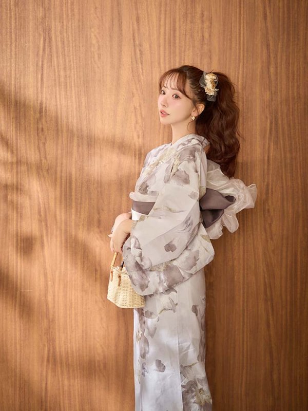 モデル：三上悠亜　身長：159cm　着用サイズ：Fサイズ