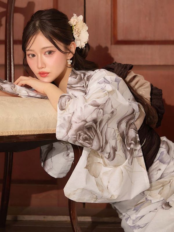 モデル：夏目かんな　身長：155cm　着用サイズ：Fサイズ