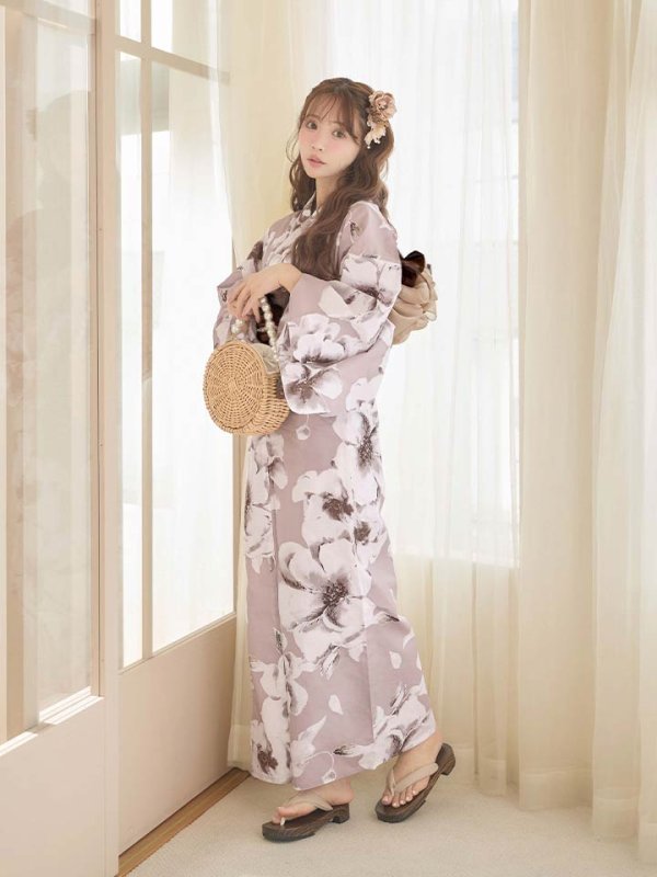 モデル：三上悠亜　身長：159cm　着用サイズ：Fサイズ