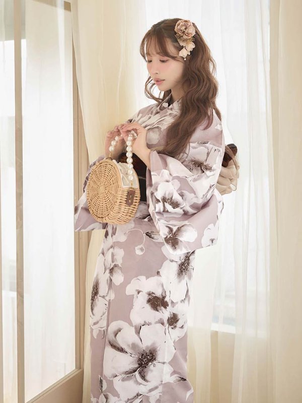 モデル：三上悠亜　身長：159cm　着用サイズ：Fサイズ