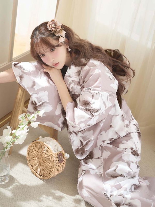 モデル：三上悠亜　身長：159cm　着用サイズ：Fサイズ