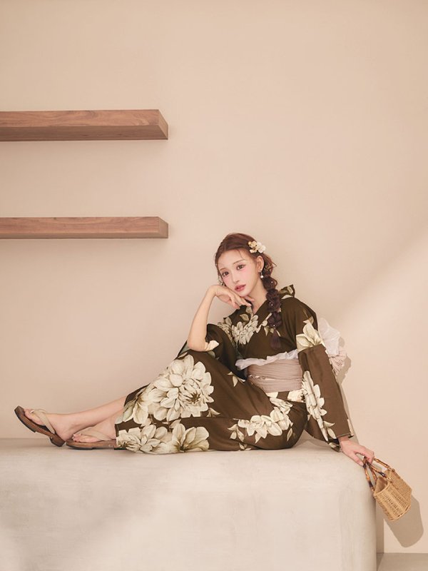 モデル：明日花キララ 身長：162cm 着用サイズ：Fサイズ