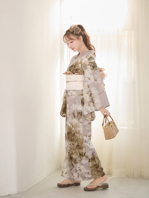 モデル：三上悠亜　身長：159cm　着用サイズ：Fサイズ