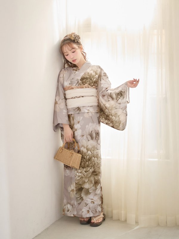 モデル：三上悠亜　身長：159cm　着用サイズ：Fサイズ