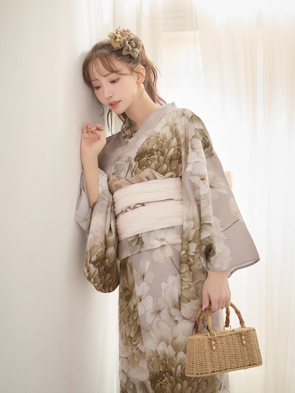 モデル：三上悠亜　身長：159cm　着用サイズ：Fサイズ